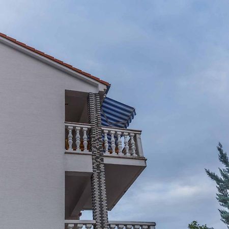 Apartman Mauro Malinska Exterior photo