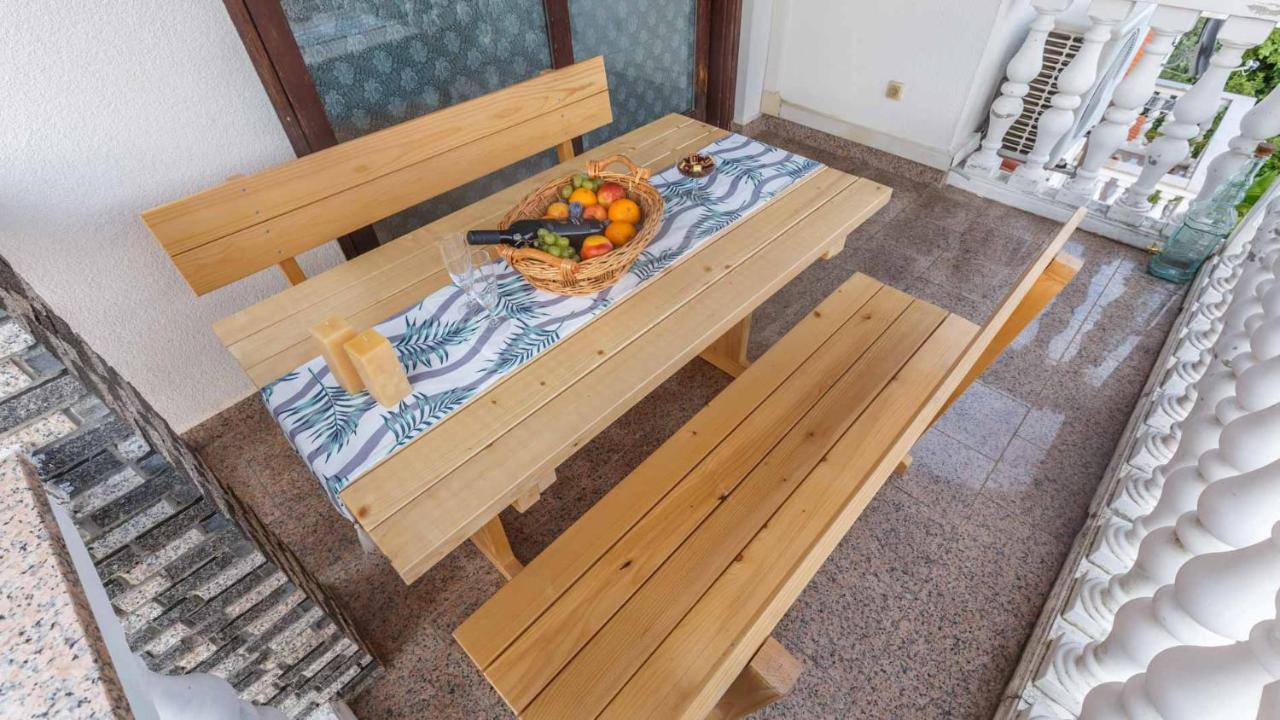 Apartman Mauro Malinska Exterior photo