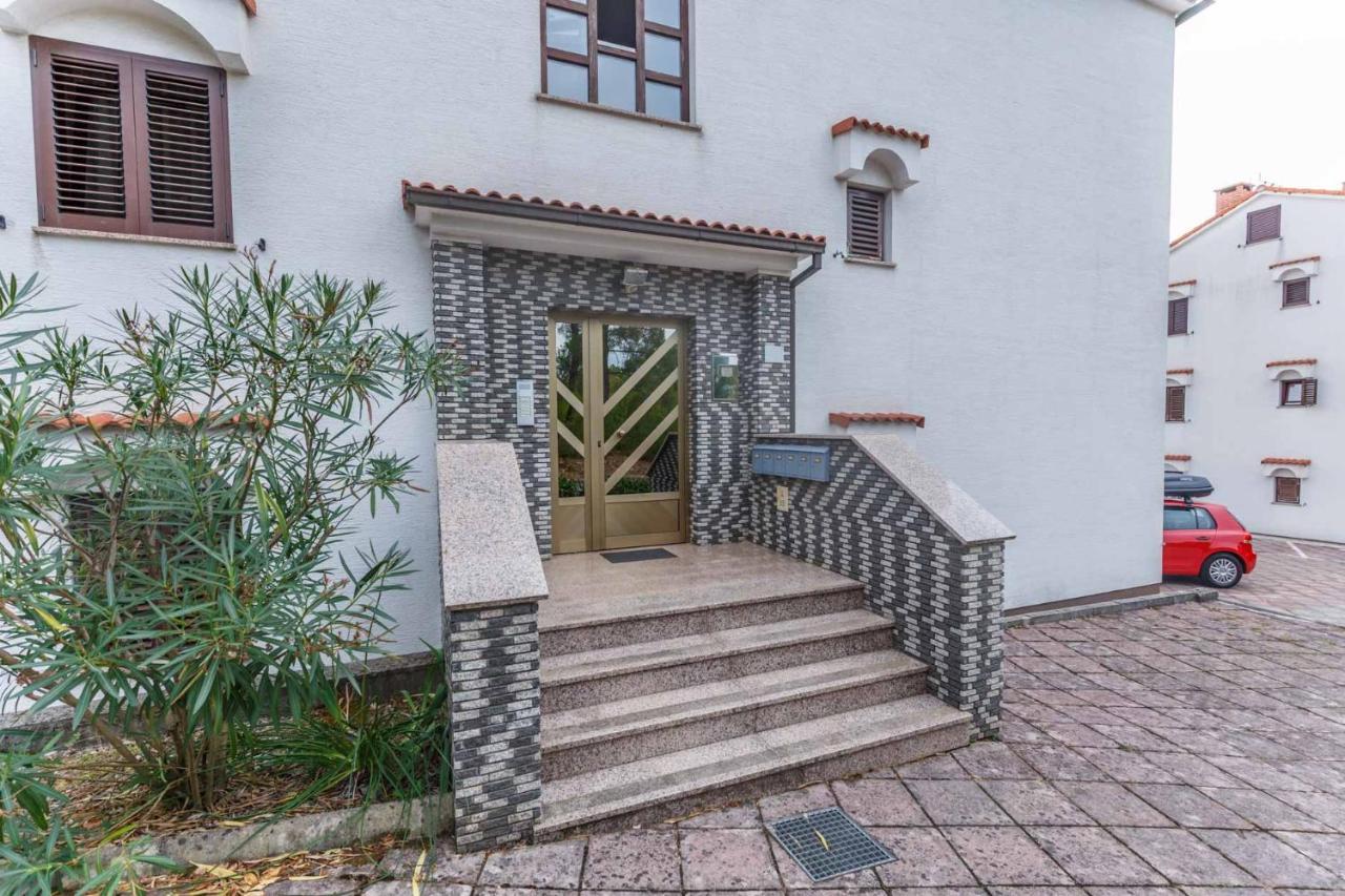 Apartman Mauro Malinska Exterior photo