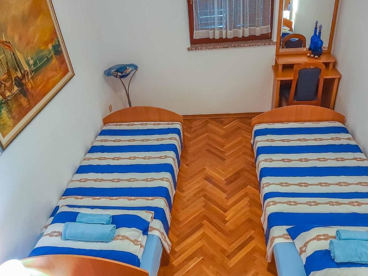 Apartman Mauro Malinska Exterior photo
