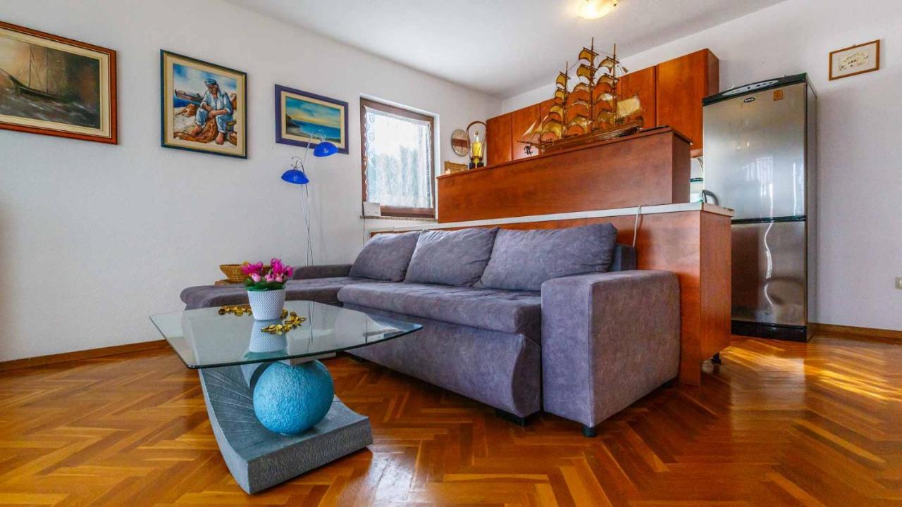 Apartman Mauro Malinska Exterior photo