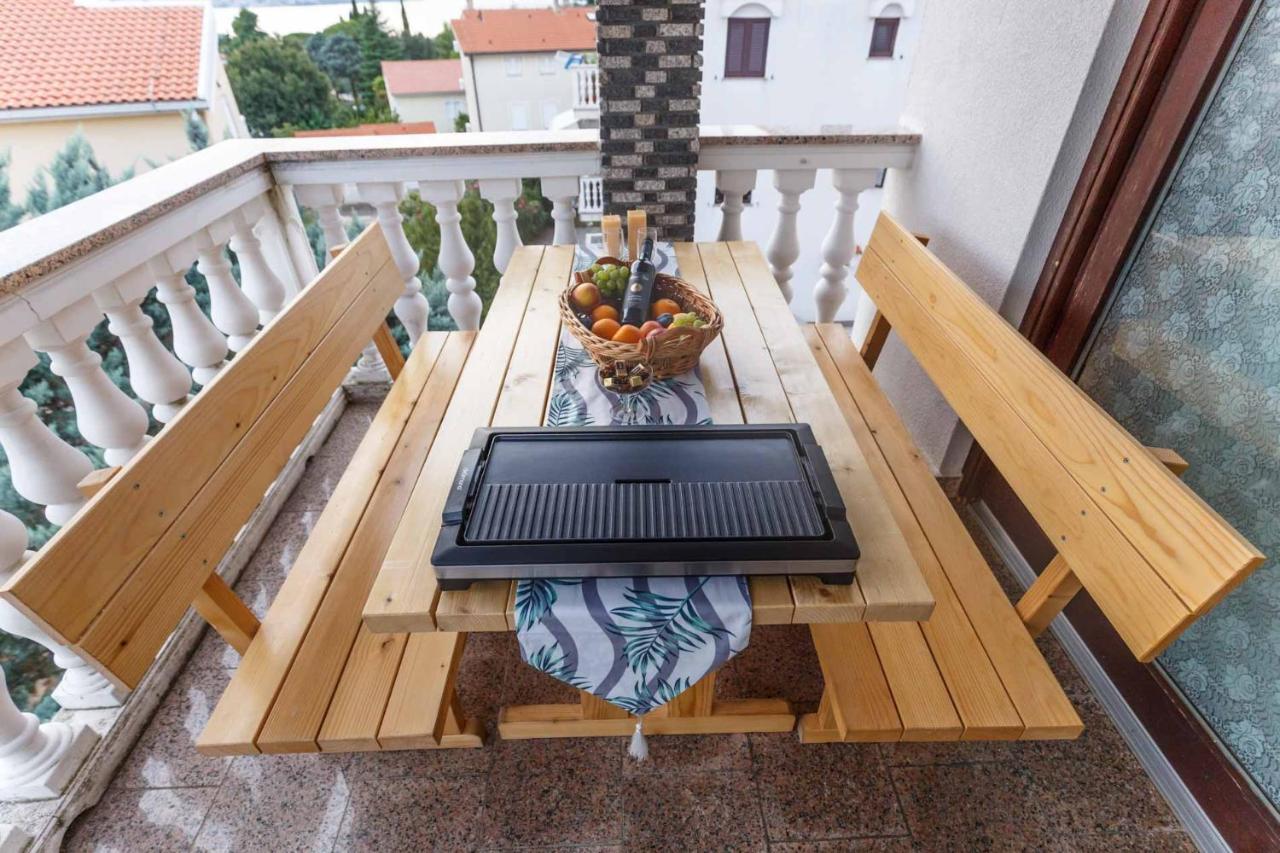 Apartman Mauro Malinska Exterior photo